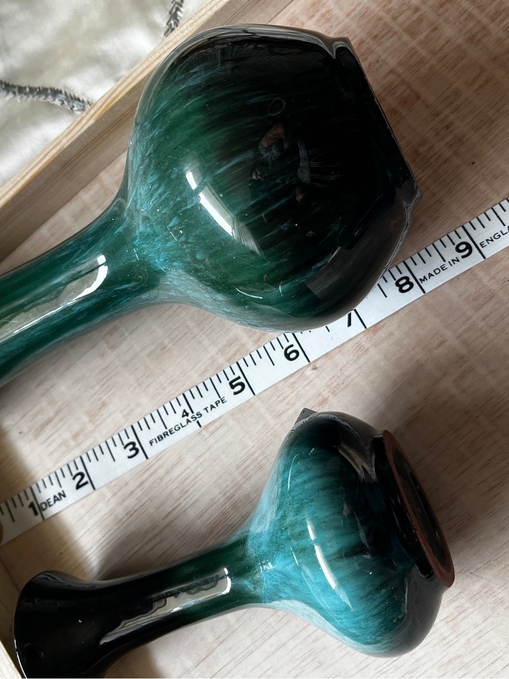 Hand-Blown Green Glass Vase - Elegant Teardrop Accent - Picture 2 of 3